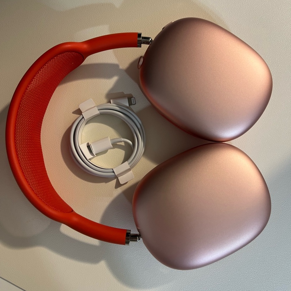 Apple AirPods Max in Rose and Scarlet
